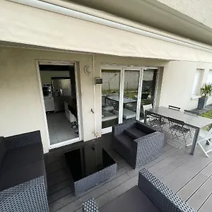 apt-entier-2-chambres-eurexpo-garage.hotels-rhonealpes.com/